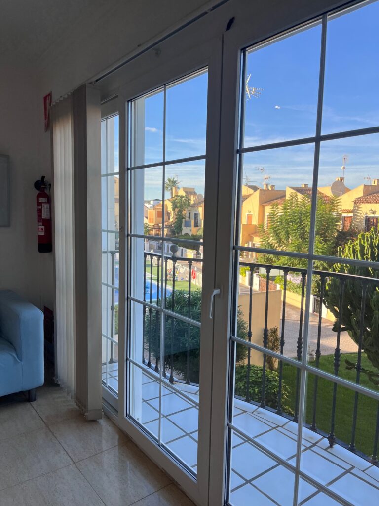 Bright apartment near the beach