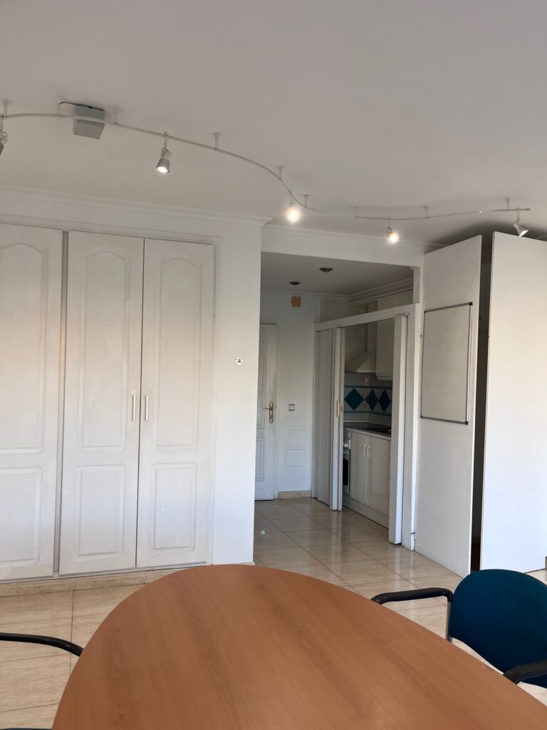 Bright apartment near the beach